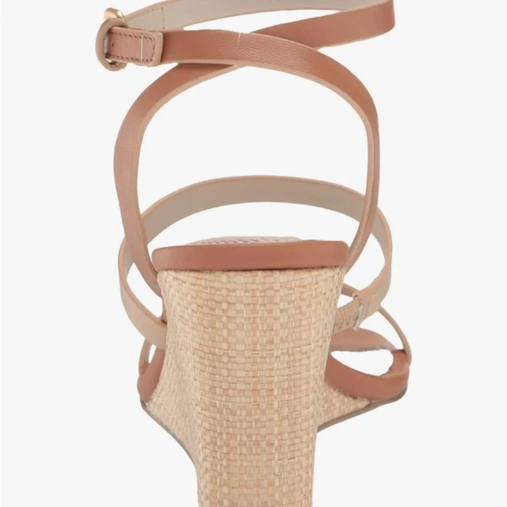 New in Box Sanctuary Tan and Cream Wedge Sandals Wink Size 9.5